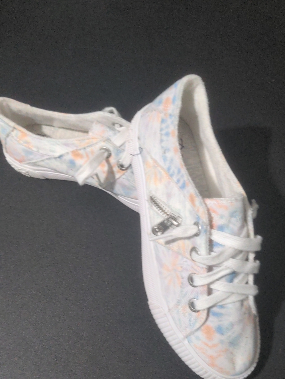 Blowfish Malibu Kids Girls Pastel Tie Dye Lace Sneaker Shoes Size 5